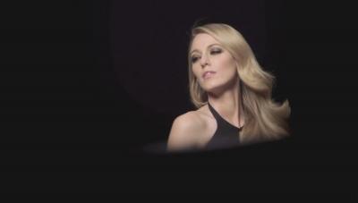 Click to view full size image
==============
blakelively_loreal_0324.jpg blakelively_loreal_0324.jpg