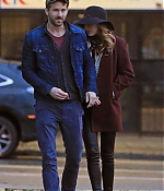 blake-lively-ryan-reynolds-hold-hands-most-adorable-couple-10.jpg