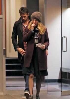 Click to view full size image
==============
blake-lively-ryan-reynolds-drop-by-moms-home-03.jpg blake-lively-ryan-reynolds-drop-by-moms-home-03.jpg