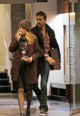 Click to view full size image
==============
blake-lively-ryan-reynolds-drop-by-moms-home-06.jpg blake-lively-ryan-reynolds-drop-by-moms-home-06.jpg