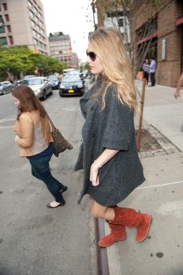 Click to view full size image
==============
VN_Blake_Lively__225931.jpg VN_Blake_Lively__225931.jpg