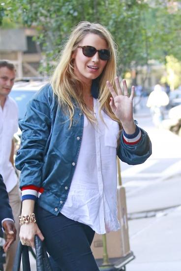 picturepub-blakelively01.jpg