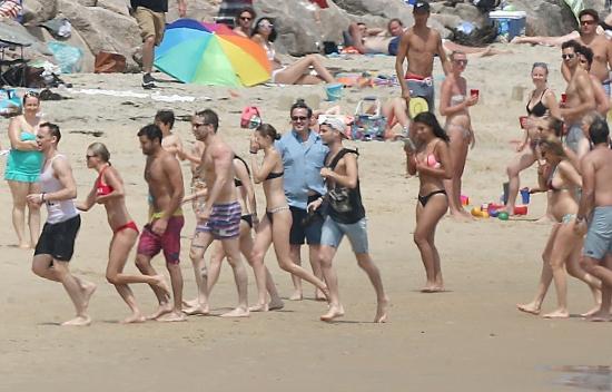 Click to view full size image
==============
Taylor_Swift_9.jpg Taylor_Swift_9.jpg