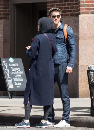 blake-lively-and-ryan-reynolds-out-and-about-in-new-york-03-30-2017_5.jpg