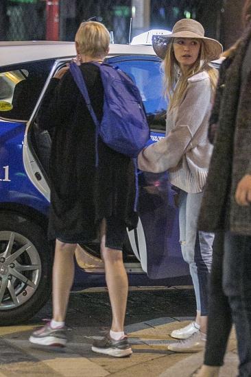 blake-lively-out-and-about-in-vancouver-06-18-2017_3.jpg
