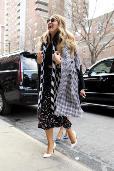 Instar_Blake_Lively_In_NYC_10011171331.jpg