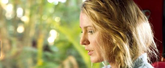 theshallows-blakelively-00139.jpg