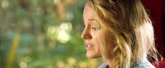 theshallows-blakelively-00161.jpg