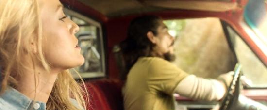 theshallows-blakelively-00186.jpg