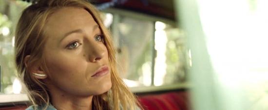 theshallows-blakelively-00200.jpg