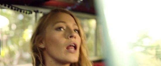 theshallows-blakelively-00202.jpg