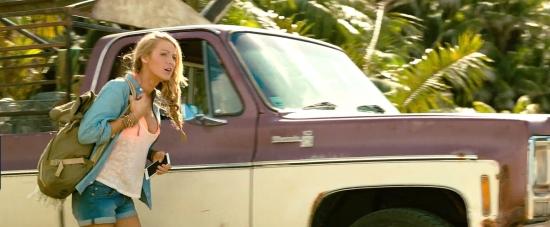 theshallows-blakelively-00262.jpg