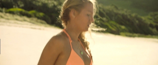 theshallows-blakelively-00448.jpg