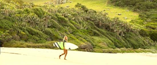 theshallows-blakelively-00476.jpg
