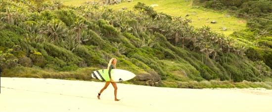 theshallows-blakelively-00477.jpg