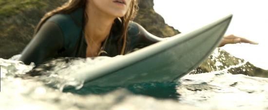 theshallows-blakelively-00512.jpg