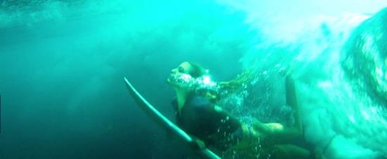 theshallows-blakelively-00550.jpg
