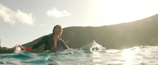 theshallows-blakelively-00638.jpg