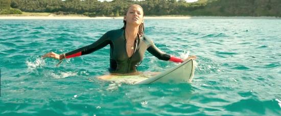 theshallows-blakelively-00653.jpg