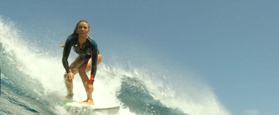 theshallows-blakelively-00737.jpg