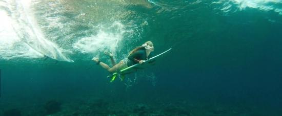 Click to view full size image
==============
theshallows-blakelively-00761.jpg theshallows-blakelively-00761.jpg