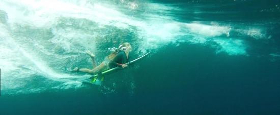 theshallows-blakelively-00762.jpg
