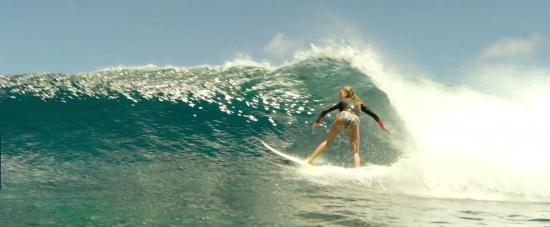 theshallows-blakelively-00805.jpg