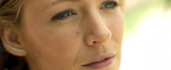 theshallows-blakelively-00877.jpg
