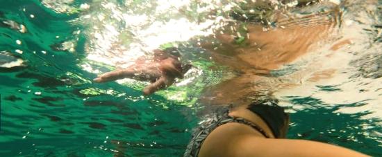 theshallows-blakelively-01171.jpg