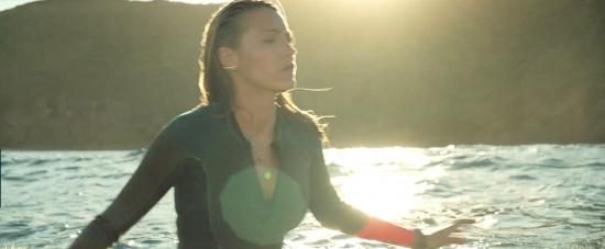 Click to view full size image
==============
theshallows-blakelively-01188.jpg theshallows-blakelively-01188.jpg