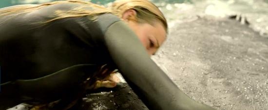theshallows-blakelively-01428.jpg