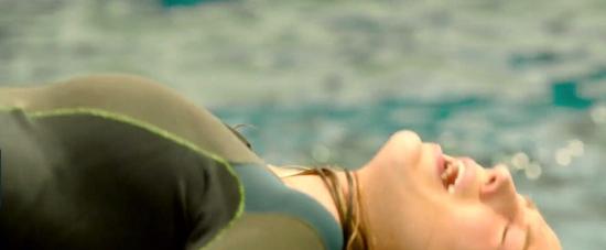 theshallows-blakelively-01454.jpg