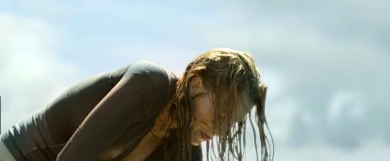 theshallows-blakelively-01680.jpg