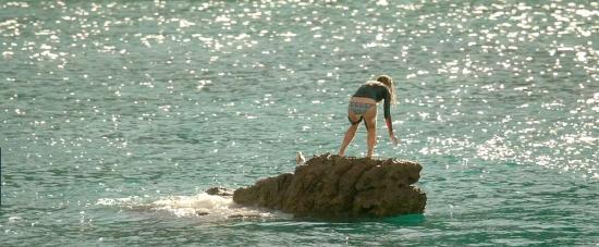 theshallows-blakelively-01710.jpg
