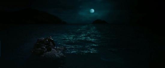 theshallows-blakelively-02030.jpg