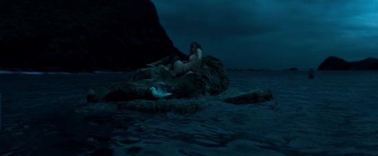 theshallows-blakelively-02050.jpg