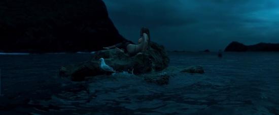 theshallows-blakelively-02053.jpg