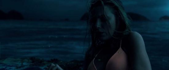 theshallows-blakelively-02063.jpg