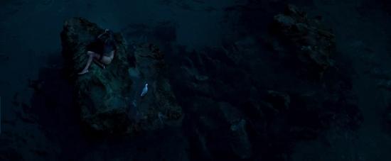 theshallows-blakelively-02076.jpg