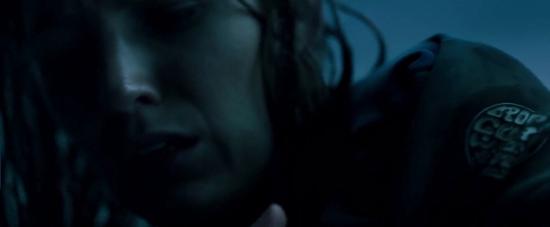 theshallows-blakelively-02094.jpg