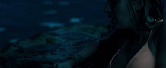 theshallows-blakelively-02108.jpg