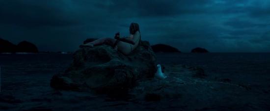 Click to view full size image
==============
theshallows-blakelively-02125.jpg theshallows-blakelively-02125.jpg