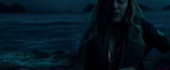 theshallows-blakelively-02142.jpg