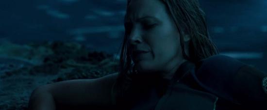 theshallows-blakelively-02186.jpg