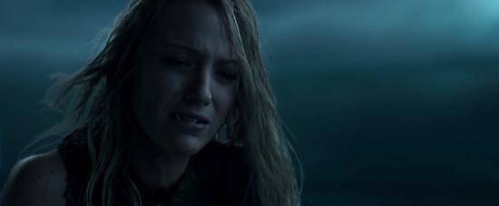 theshallows-blakelively-02268.jpg