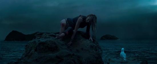 theshallows-blakelively-02285.jpg