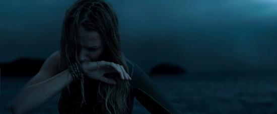 theshallows-blakelively-02290.jpg