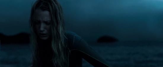 theshallows-blakelively-02293.jpg
