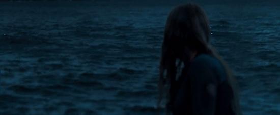 theshallows-blakelively-02311.jpg