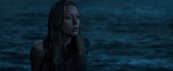 theshallows-blakelively-02316.jpg